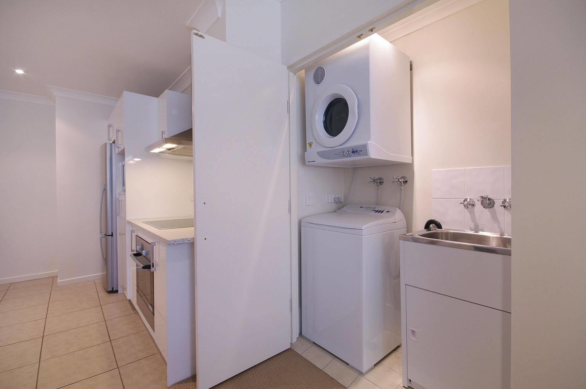 Macquarie Waters Boutique Apartment Hotel Порт-Маккуорі Екстер'єр фото