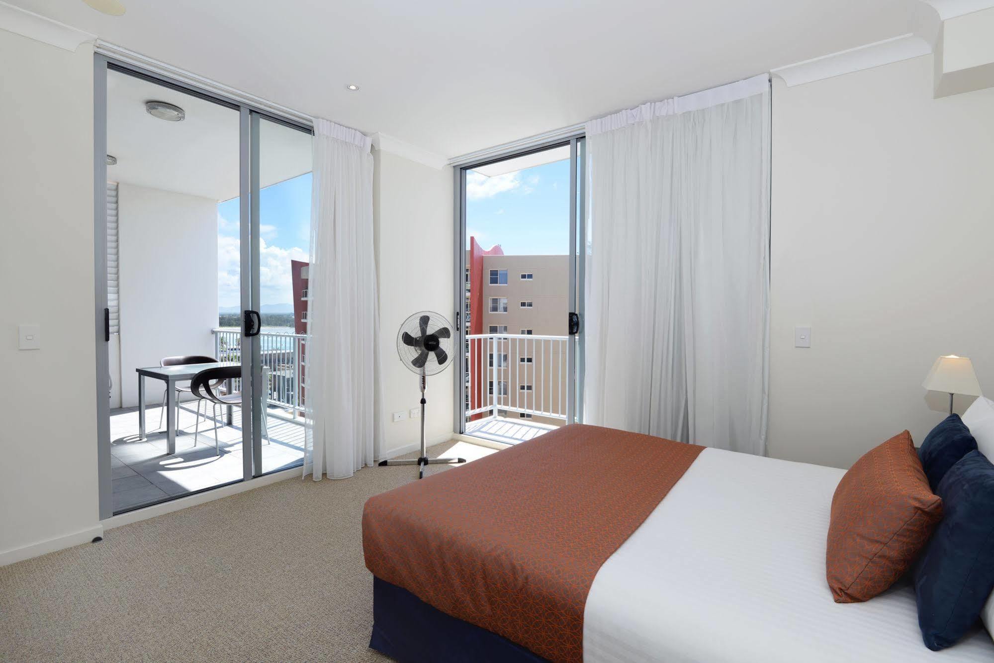 Macquarie Waters Boutique Apartment Hotel Порт-Маккуорі Екстер'єр фото